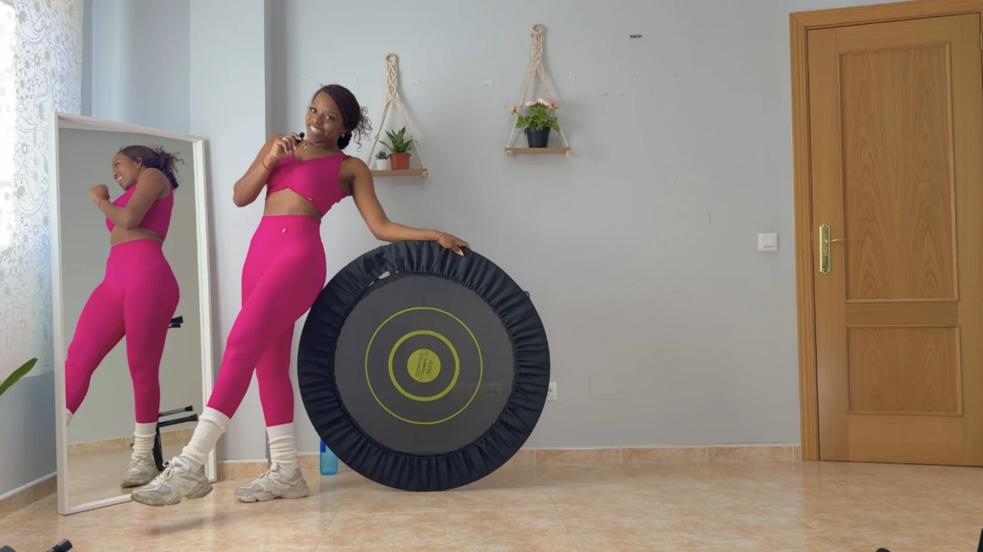 Kata Echeverri — entrenadora de trampolín fitness